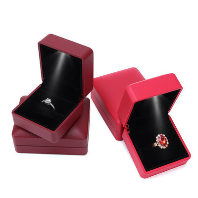 Ronde witte lederen LED sieraden doos met aangepast logo en zijde scherm print van Hanhong