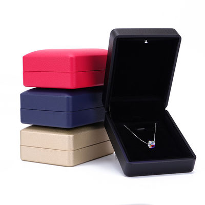 Hanhong Custom Ring Box met licht 6.5*6.5*4.5cm Grootte Zwart leer en fluweel materiaal