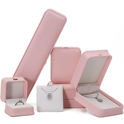 10*10*5cm Roze leren sieraden doos voor kroon armbanden hangers en ringen Custom logo