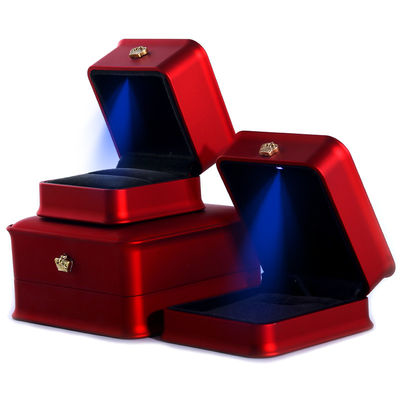 kopen Juwelen Pakket Hanhong Custom Luxury Crown LED Box voor Armbanden Halskettingen en Ringen online manufacture