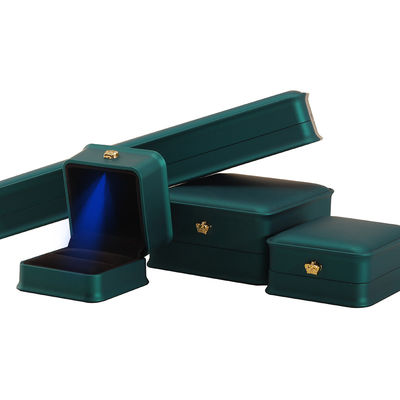 LED licht juwelen doos voor Custom Luxury Crown Juwelen Verpakking Plastic Fluweel materiaal