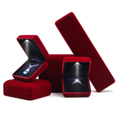 kopen Luxe LED sieraden doos met geïmprimeerd Hanhong logo en rode fluweel interieur online manufacture