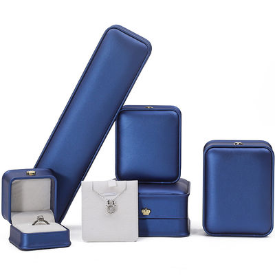 Nieuwste juwelen Pakket Blauwe lederen kroon Juwelen doos voor Armband Hanger Halsketting Ring