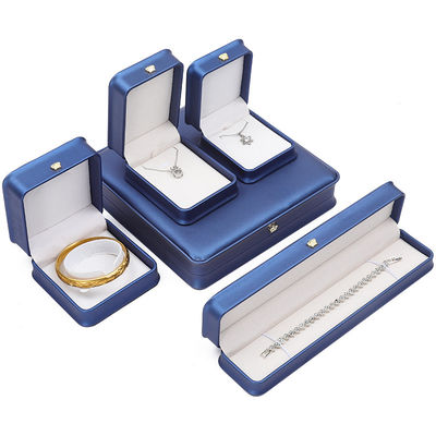 Nieuwste juwelen Pakket Blauwe lederen kroon Juwelen doos voor Armband Hanger Halsketting Ring