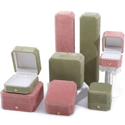 kopen Nieuwste Luxe Juweliersdoos met gouden draad en fluwelen interieur. online manufacture