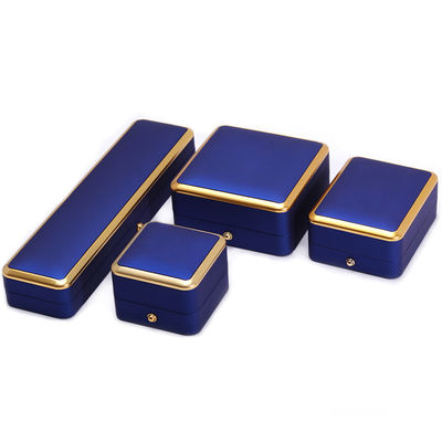 Aangepaste vierkant halsketting en ring lichtblauw LED sieraden doos met luxe elegante stijl