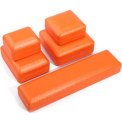 Custom logo rechthoekige oranje leren sieraden doos voor luxe armband halsketting opslag