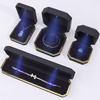 OEM ODM hign end Handgemaakt zwart achthoekig Led licht sieraden doos met fluwelen invoegsel