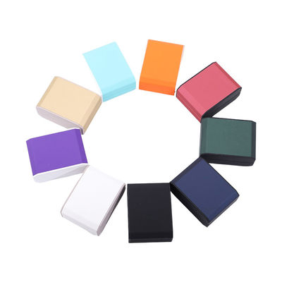 Op maat gemaakte grootte LED plastic sieraden doos met fluweelafvoering en LED-verlichting