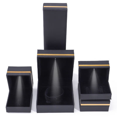 Zwarte sieraden doos LED licht voor Armband Deluxe met aangepaste grootte en nieuwste stijl