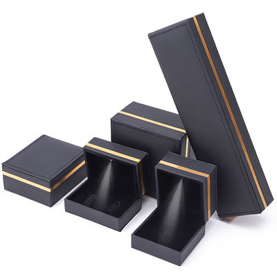 Zwarte sieraden doos LED licht voor Armband Deluxe met aangepaste grootte en nieuwste stijl