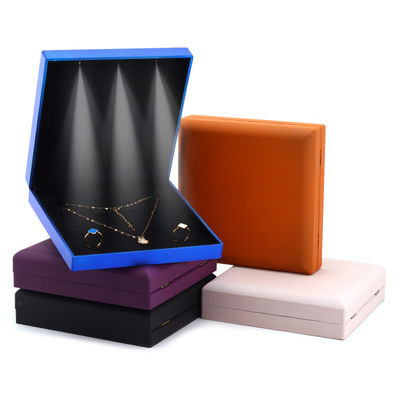 Hanhong Custom Logo Wit licht juwelen verpakkingsdoos Set met ring halsketting oorbellen