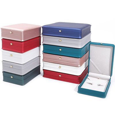 Rechthoekig Handgemaakt Hanhong Custom Logo Box Kroon Design Luxe PU Ledendoos Halsketting Ring Sieraden Doos