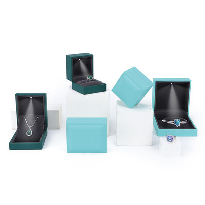 Gepersonaliseerde Hanhong LED licht sieraden verpakkingsdoos voor halsketting armband en oorbellen