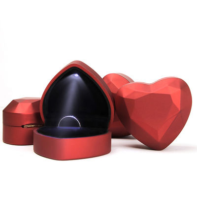 Groothandel Vervaardiging hoogwaardig Juwelen cadeau doos verpakking Custom halsketting Ring juwelen set Verpakking kunststof hartvormig wit led juwelen doos met logo