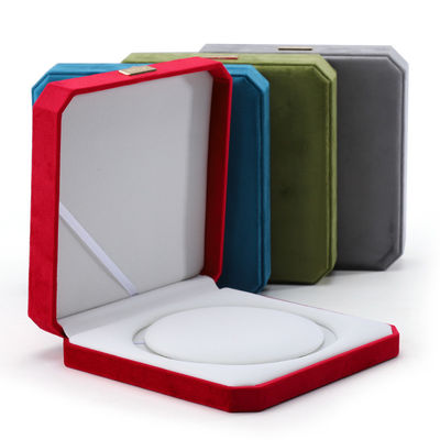 Custom verpakking fluweel parel set metalen display stand voor kleine zaak sieraden kluis