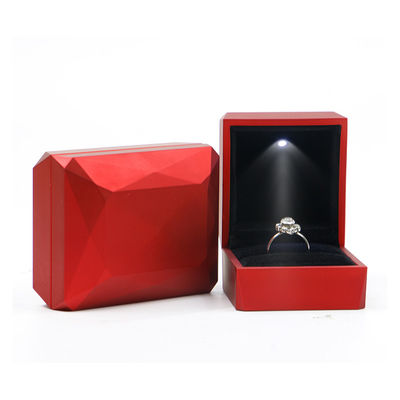 Custom logo fluweel bekleed plastic sieraden opslagdoos met LED-licht en fluweel bekleding