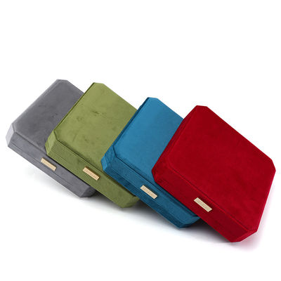 Custom verpakking fluweel parel set metalen display stand voor kleine zaak sieraden kluis