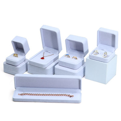 Witte fluweel op maat gemaakt juwelen verpakkingsdoos voor halsketting stud oorbellen armband en ring