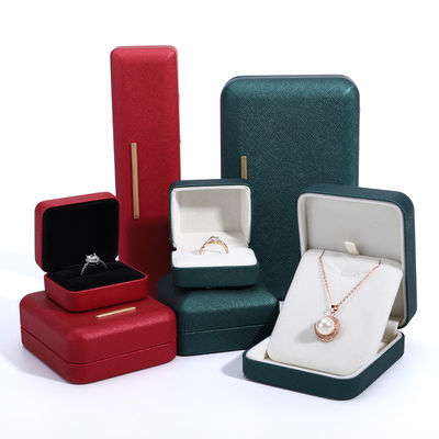 kopen Gepersonaliseerde fluwelen sieraden doos voor PU leer armbanden oorbellen en hangers Verpakking online manufacture