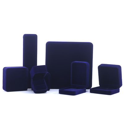 China Productie Groothandel High End Handgemaakte halsketting Ring Box Juwelen Verpakking Custom logo Luxe Square Suede Velvet Blauwe Juwelen Box