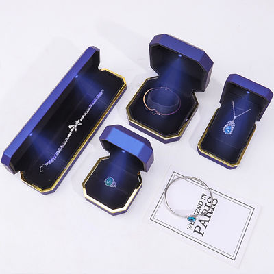 Aanpasbare, prachtige, matte sieraden verpakkingsdoos, zacht fluweel interieur met LED-licht