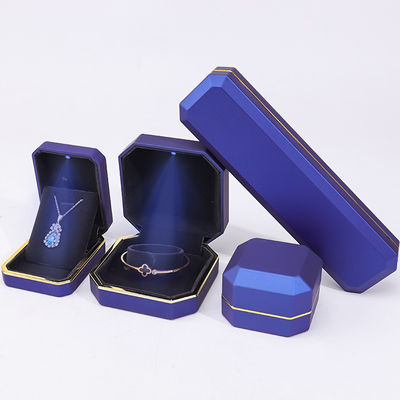 Aanpasbare, prachtige, matte sieraden verpakkingsdoos, zacht fluweel interieur met LED-licht