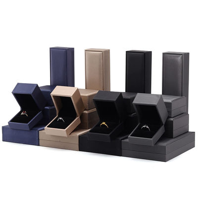 kopen Dikke spons rechthoekige stijl luxe verpakking fluweel sieraden doos voor halsketting en ring online manufacture