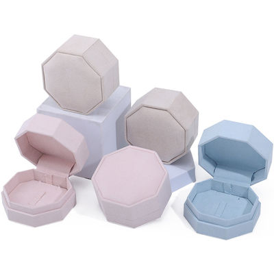 kopen 7.5*7.5cm fluwelen juwelen doos voor Custom logo halsketting en ring set display reizen online manufacture