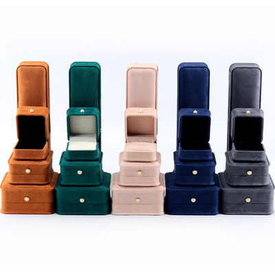 kopen Custom Luxe Juwelen Verpakkingsdoos voor Fluweel Armband Oorbellen Halsketting Perlen slot online manufacture