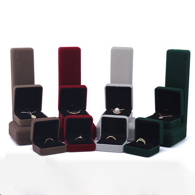 Gepersonaliseerde velvet sieraden doos voor het opslaan en beschermen van sieraden collectie