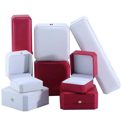 Juwelenpakket in leermateriaal Hanhong Custom High End cadeaubon voor luxe artikelen
