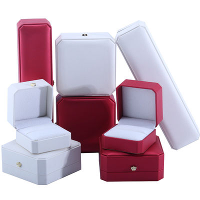 Juwelenpakket in leermateriaal Hanhong Custom High End cadeaubon voor luxe artikelen