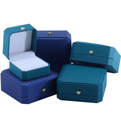 Juwelenpakket in leermateriaal Hanhong Custom High End cadeaubon voor luxe artikelen