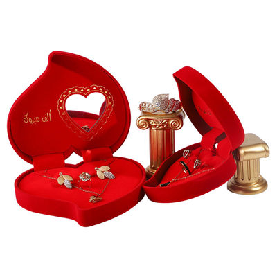 kopen Velvet juwelen doos voor rode liefdesring halsketting en stud oorbellen set aangepaste verpakking online manufacture