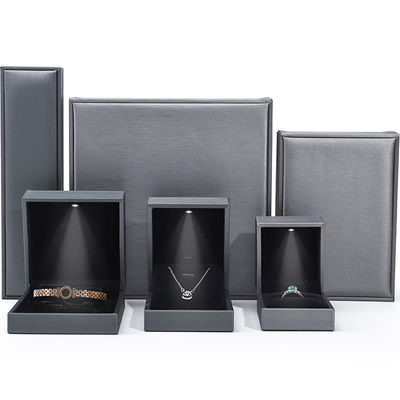 kopen Grijs lichtgewicht Led Led Led Led Led Led Jewelry Box Luxe Verpakking Voor Armband Halsketting Ring online manufacture