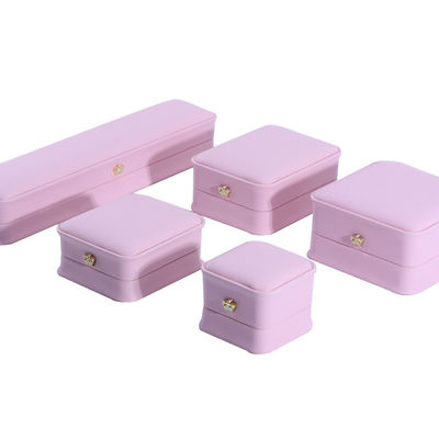 Roze stud oorbellen armband halsketting ring sieraden doos met aangepaste grootte PU leer