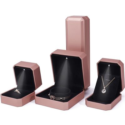 Op maat gemaakte LED luxe juwelen verpakking voor ringen halskettingen armbanden oorbellen