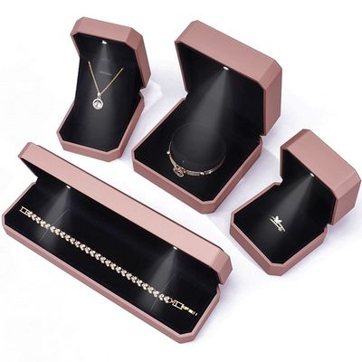Op maat gemaakte LED luxe juwelen verpakking voor ringen halskettingen armbanden oorbellen