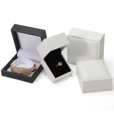 Beige beklede set PU leer sieraden doos verpakking met op maat gedrukt logo
