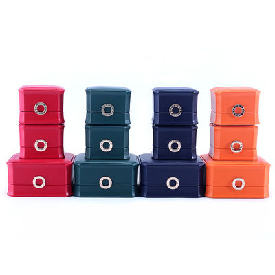 11*11*5.5cm Customized Color Ring Design PU Leer Juwelen Doos voor halsketting Armband