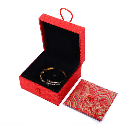 Handgemaakte fluwelen juwelen dozen Materiaal Chinese stijl Rode halsketting hanger opslagdoos