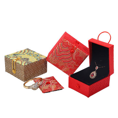Handgemaakte fluwelen juwelen dozen Materiaal Chinese stijl Rode halsketting hanger opslagdoos