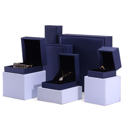 Hanhong handgemaakte fluwelen sieraden verpakkingsdoos voor halsketting en ring 9 * 9 * 4,5 cm blauw PU leer