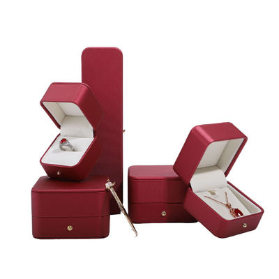 Hanhong Custom Rood PU Lederen Juwelen Verpakkingsdoos voor Huwelijk Halsketting Oorbellen Ring