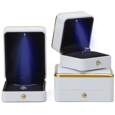 High-end luxe verlichting sieraden doos sieraden opslagkas met zachte fluweel interieur