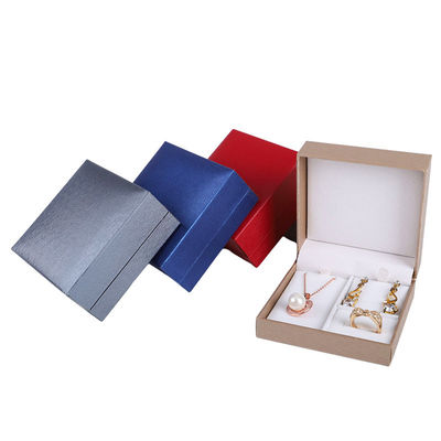 Gepersonaliseerde luxe geborstelde vierkante papieren sieraden doos voor Hanhong Ring Ketting