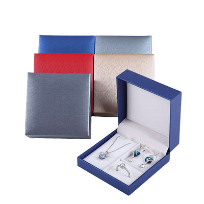 Gepersonaliseerde luxe geborstelde vierkante papieren sieraden doos voor Hanhong Ring Ketting