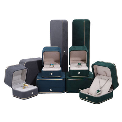 Rood fluwelen juwelendoos voor halsketting armband oorbellen ringen presentatie oplossing