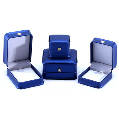 Custom Logo PU Leather Crown Design Juwelen Doos Set voor Blauwe Armband Halsketting Ring